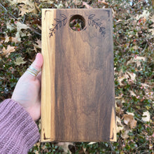 Load image into Gallery viewer, Simple Leaves Cutting/Serving Board