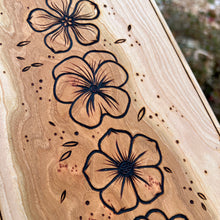 Load image into Gallery viewer, 5 Flowers Bread Board