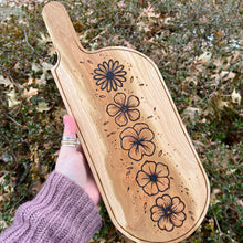 Load image into Gallery viewer, 5 Flowers Bread Board