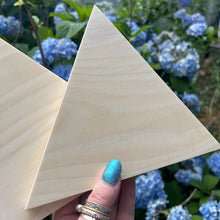 Load image into Gallery viewer, 7" Clear Poplar Triangle Shelf Sitters