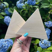 Load image into Gallery viewer, 5" Clear Poplar Triangle Shelf Sitters