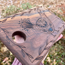 Load image into Gallery viewer, Folky Chicken Cutting/Serving Board