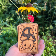 Load image into Gallery viewer, Small Woodburned Bud Vases
